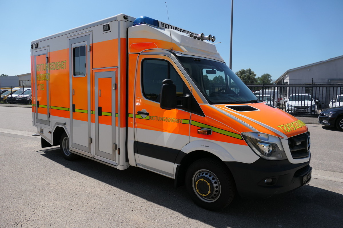 MERCEDES-BENZ Sprinter 519 CDI Klima Krankenwagen - Линейка: снимка 1 MERCEDES-BENZ Sprinter 519 CDI Klima Krankenwagen - Линейка: снимка 1