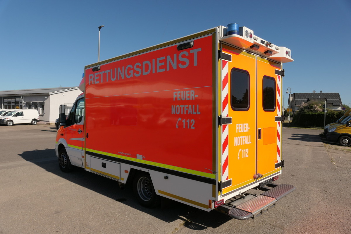 MERCEDES-BENZ Sprinter 519 CDI Klima Krankenwagen - Линейка: снимка 4 MERCEDES-BENZ Sprinter 519 CDI Klima Krankenwagen - Линейка: снимка 4