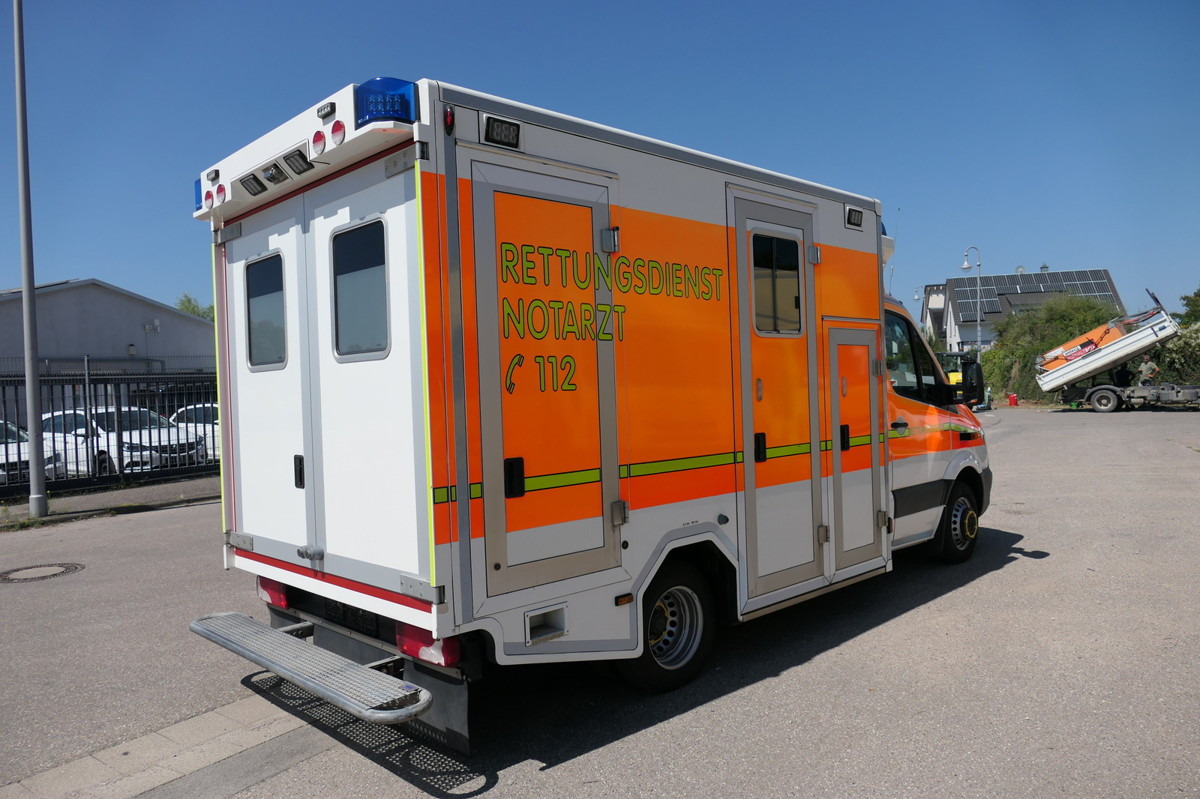 MERCEDES-BENZ Sprinter 519 CDI Klima Krankenwagen - Линейка: снимка 3 MERCEDES-BENZ Sprinter 519 CDI Klima Krankenwagen - Линейка: снимка 3