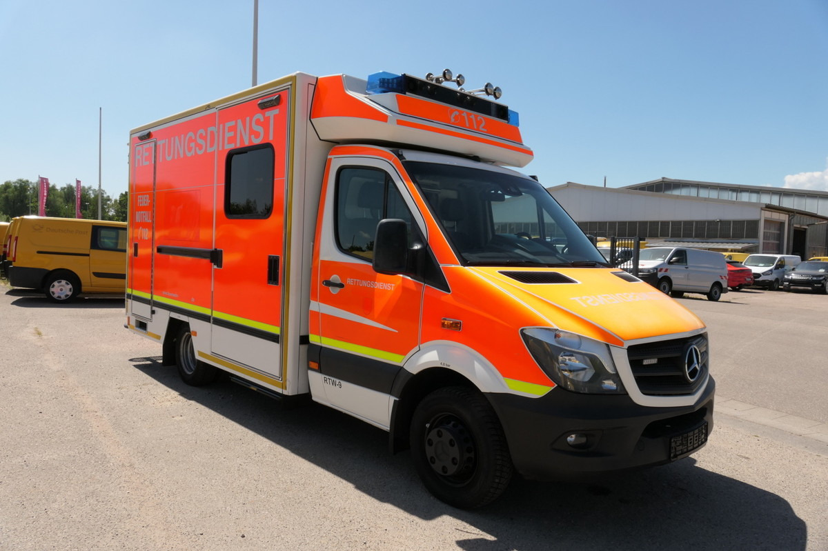 MERCEDES-BENZ Sprinter 519 CDI Klima Krankenwagen - Линейка: снимка 1 MERCEDES-BENZ Sprinter 519 CDI Klima Krankenwagen - Линейка: снимка 1