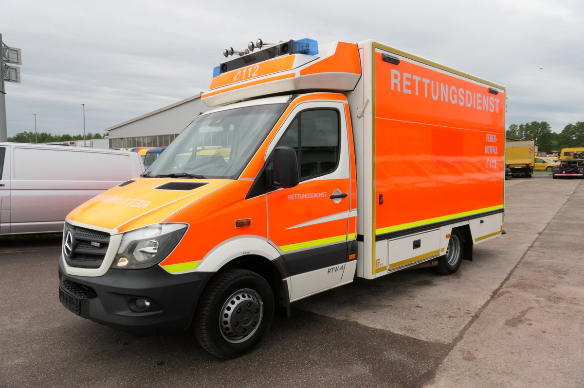 MERCEDES-BENZ Sprinter 519 CDI Klima Krankenwagen - Линейка: снимка 1 MERCEDES-BENZ Sprinter 519 CDI Klima Krankenwagen - Линейка: снимка 1