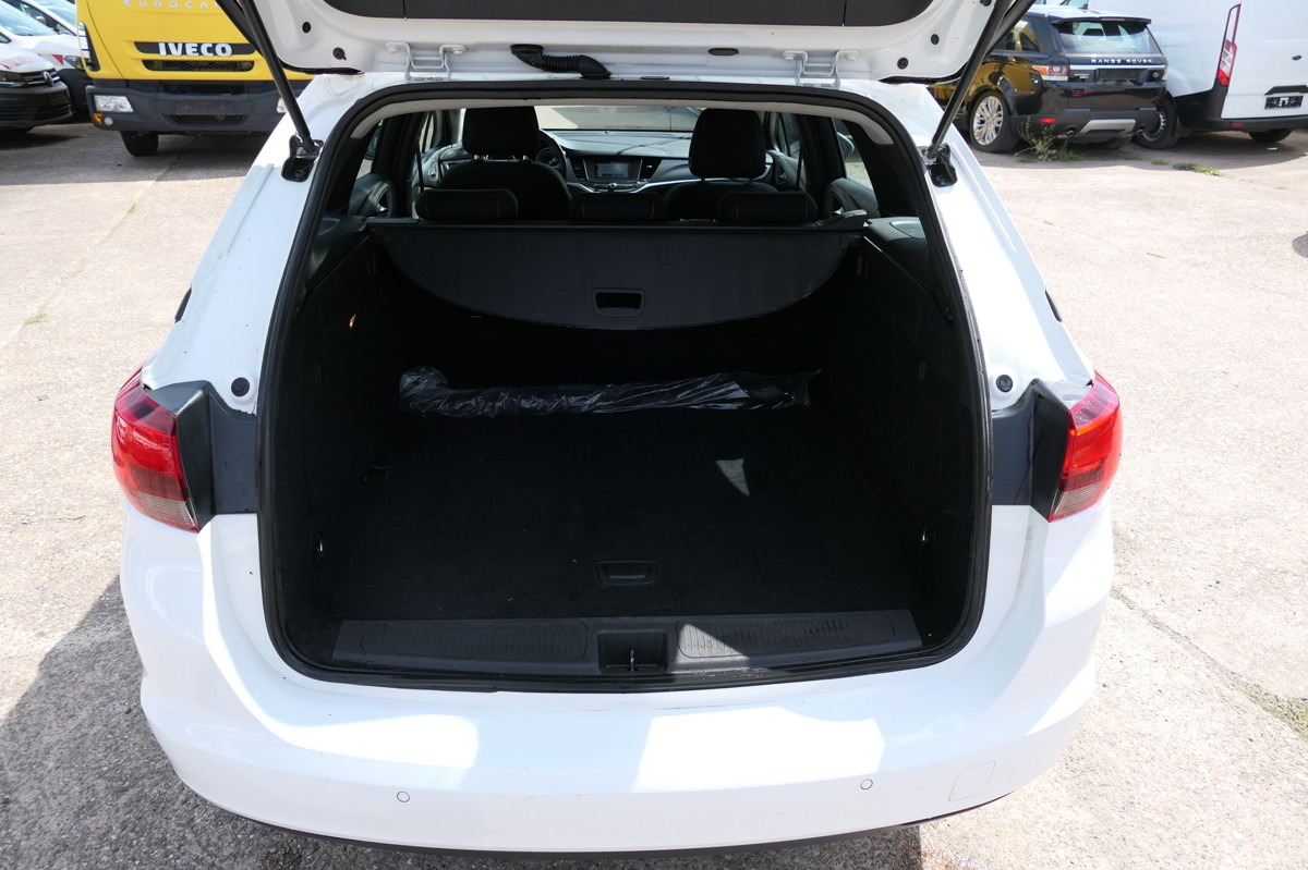 Лек автомобил OPEL Astra Sports Tourer 1.5 CDTI KLIMA: снимка 9