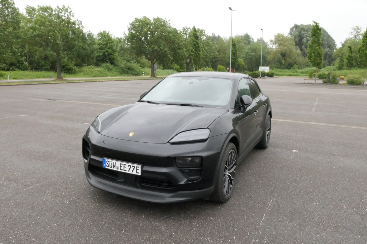 PORSCHE Macan 4 Electric - Bose Soundsystem Kombilimousi - Джип: снимка 1 PORSCHE Macan 4 Electric - Bose Soundsystem Kombilimousi - Джип: снимка 1