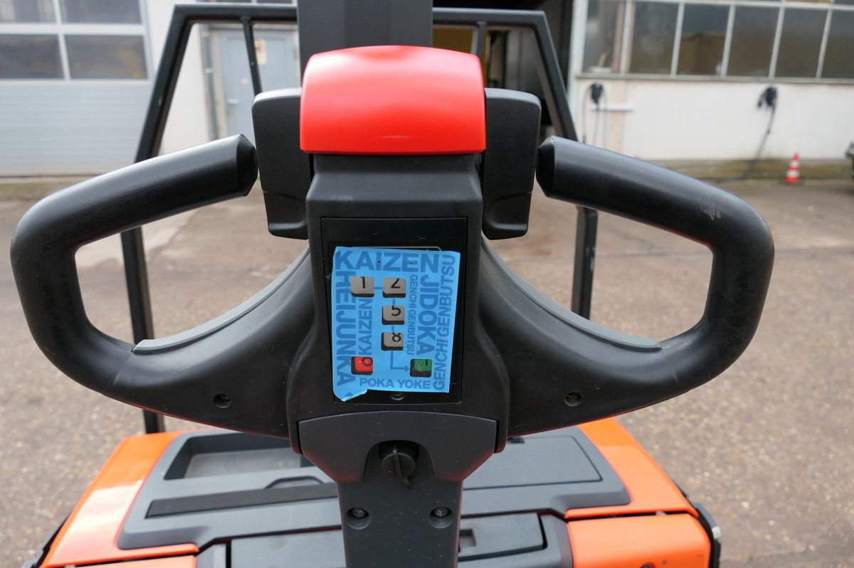 TOYOTA SWE 080L - Палетна количка: снимка 5 TOYOTA SWE 080L - Палетна количка: снимка 5