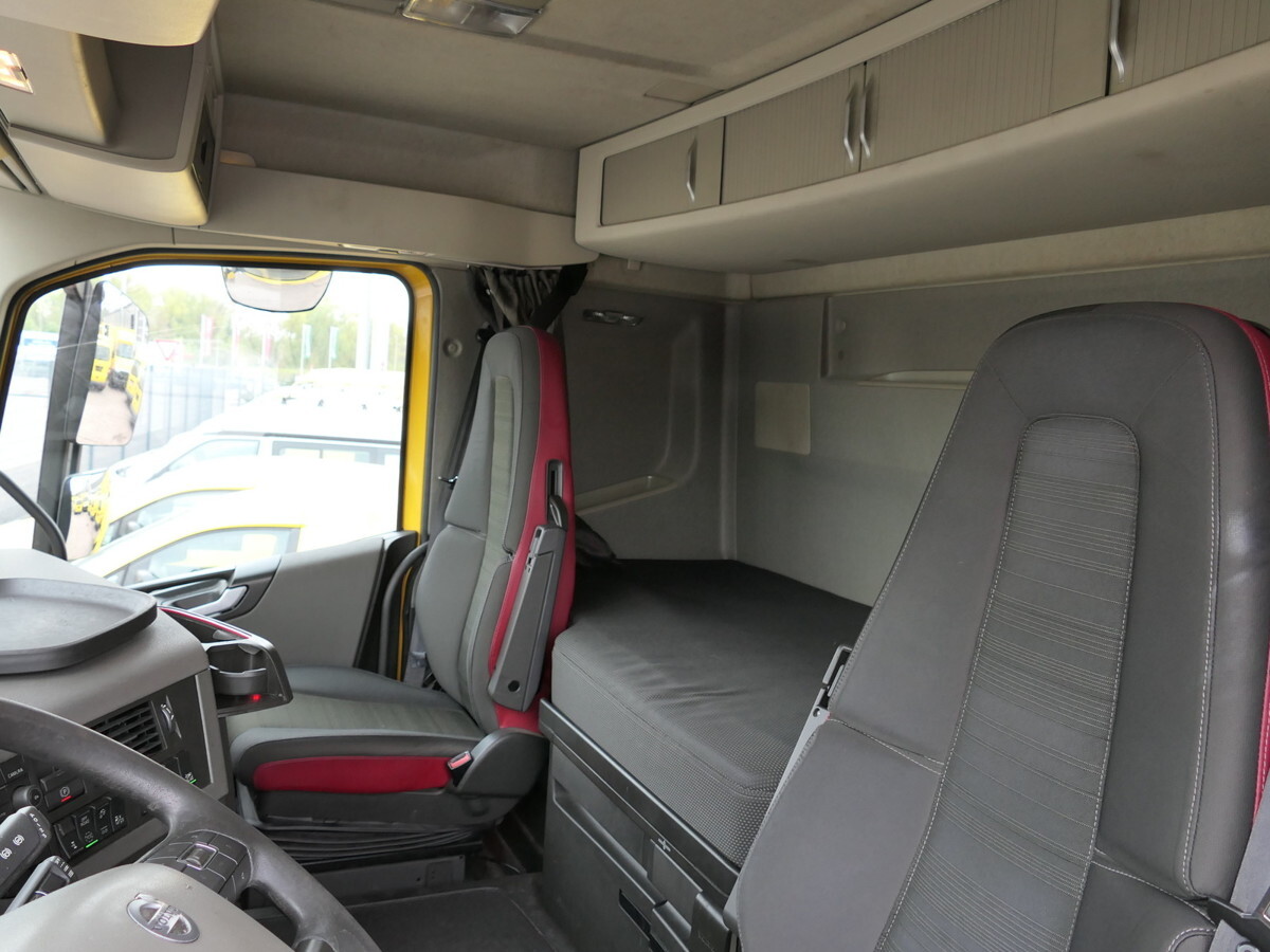 Камион фургон VOLVO FH 26.420 6x2 BDF: снимка 18