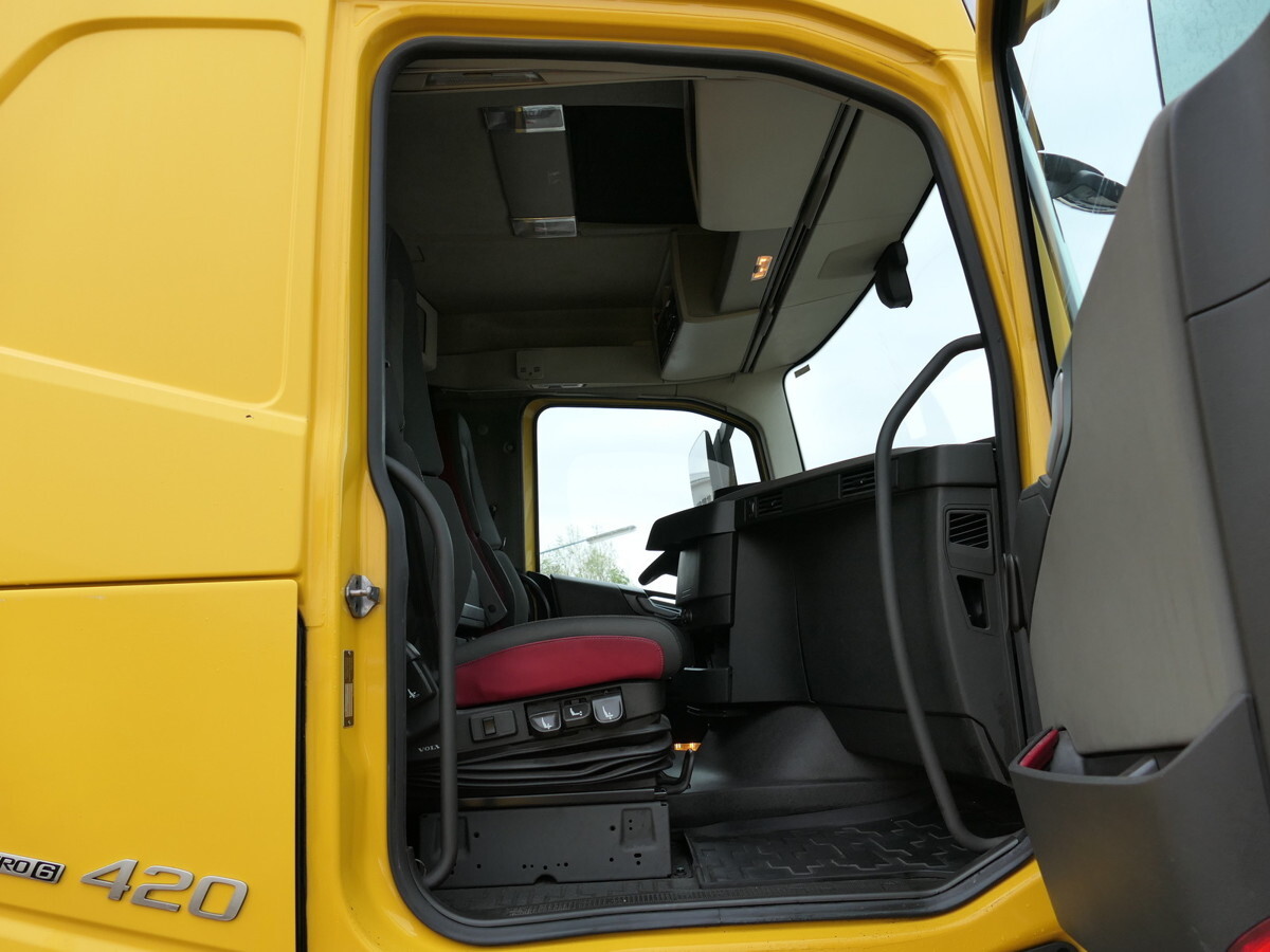 Камион фургон VOLVO FH 26.420 6x2 BDF: снимка 8