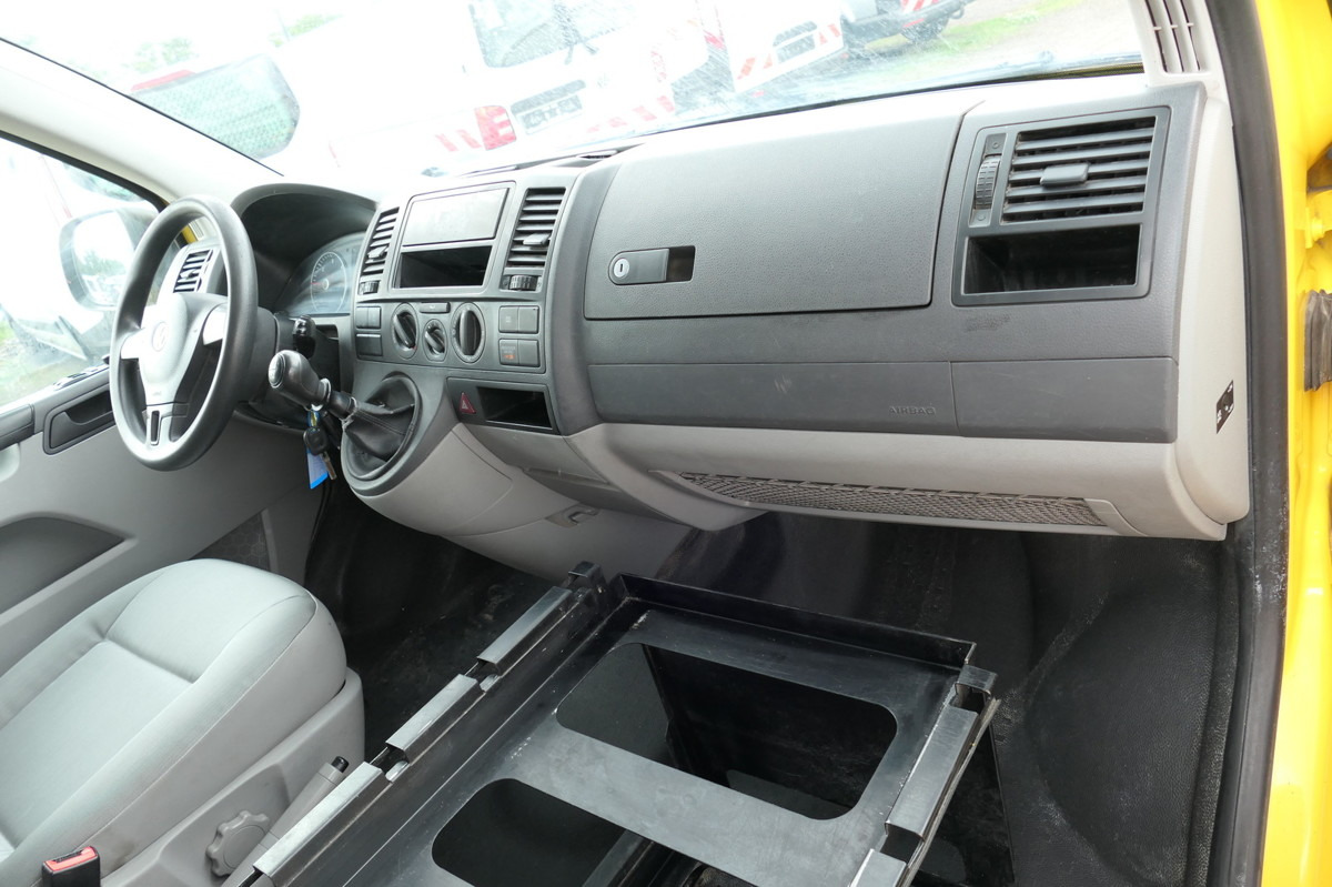 Малък ван VW T5 Transporter 2.0 TDI COC: снимка 8 Малък ван VW T5 Transporter 2.0 TDI COC: снимка 8