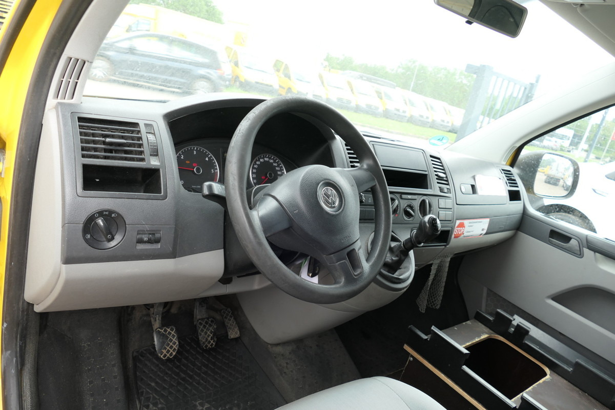 Interior photo 1: Лизинг на VW T5 Transporter 2.0 TDI PARKTRONIK EURO-5 2xSCHIE VW T5 Transporter 2.0 TDI PARKTRONIK EURO-5 2xSCHIE