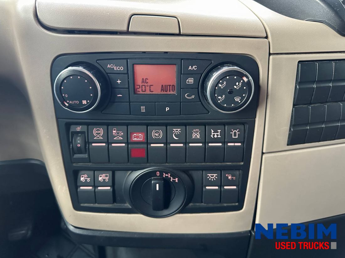 Влекач MAN TGX 18.460 4x4 Hydro drive: снимка 8