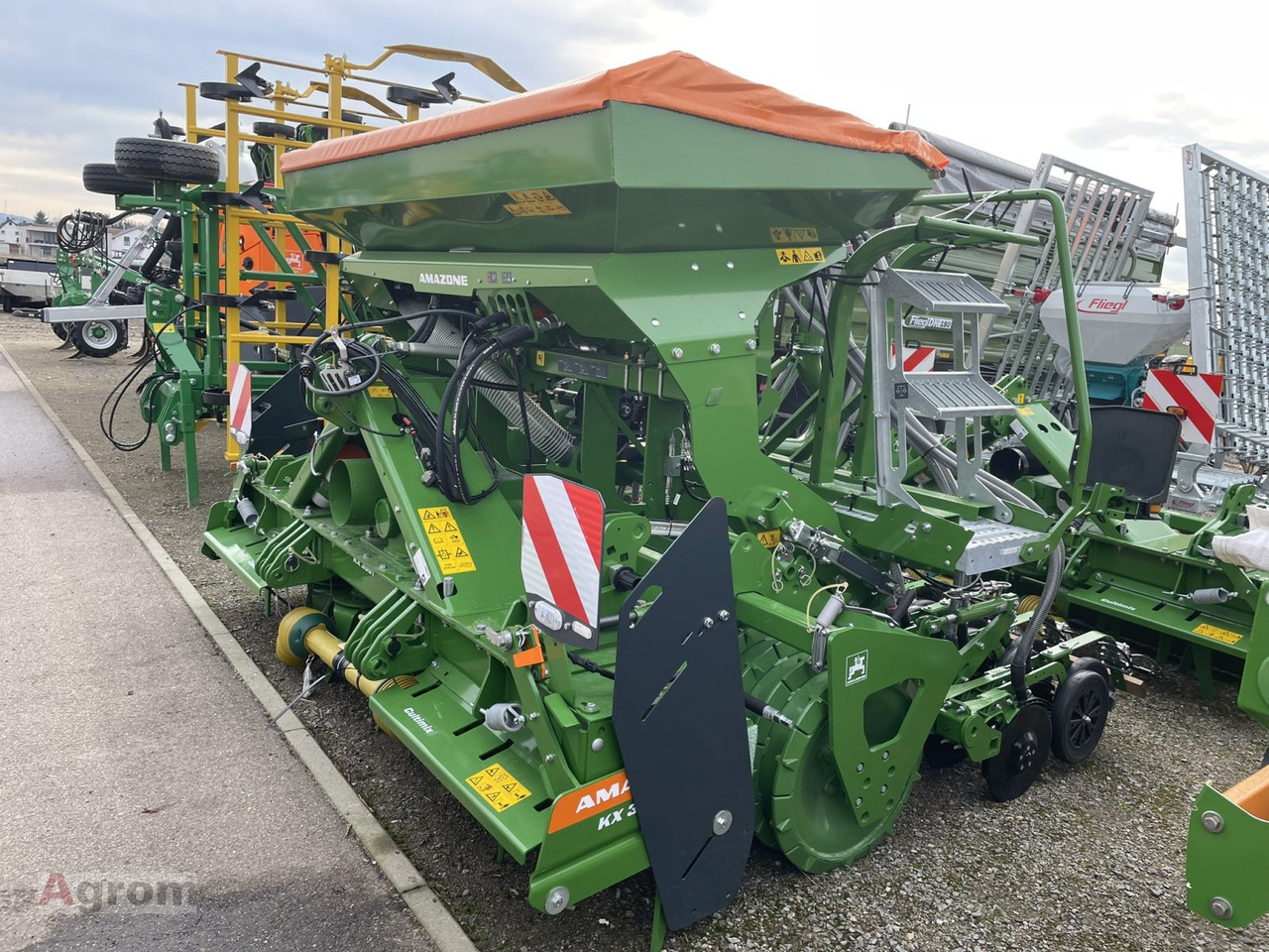 Amazone CENTAYA 3000 Spezial + KX 3001 - Комбинирана сеялка: снимка 2 Amazone CENTAYA 3000 Spezial + KX 3001 - Комбинирана сеялка: снимка 2