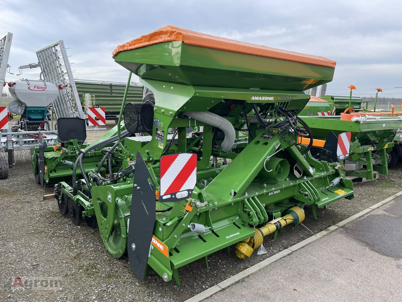 Amazone CENTAYA 3000 Spezial + KX 3001 - Комбинирана сеялка: снимка 1 Amazone CENTAYA 3000 Spezial + KX 3001 - Комбинирана сеялка: снимка 1