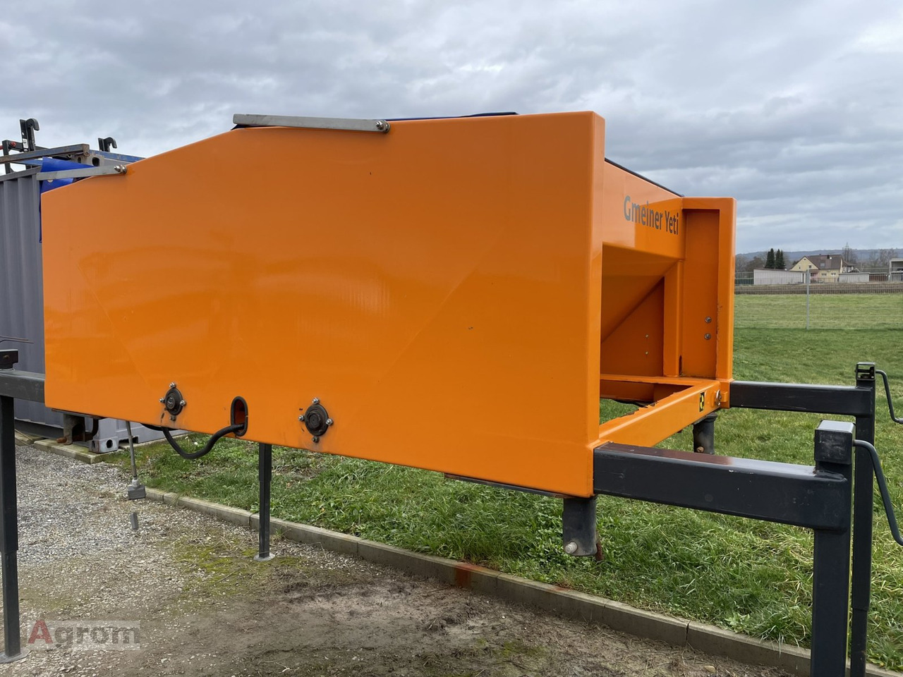 Машина за разпръскване на сол/ Пясък Gmeiner YETI TRAC 2000W: снимка 6