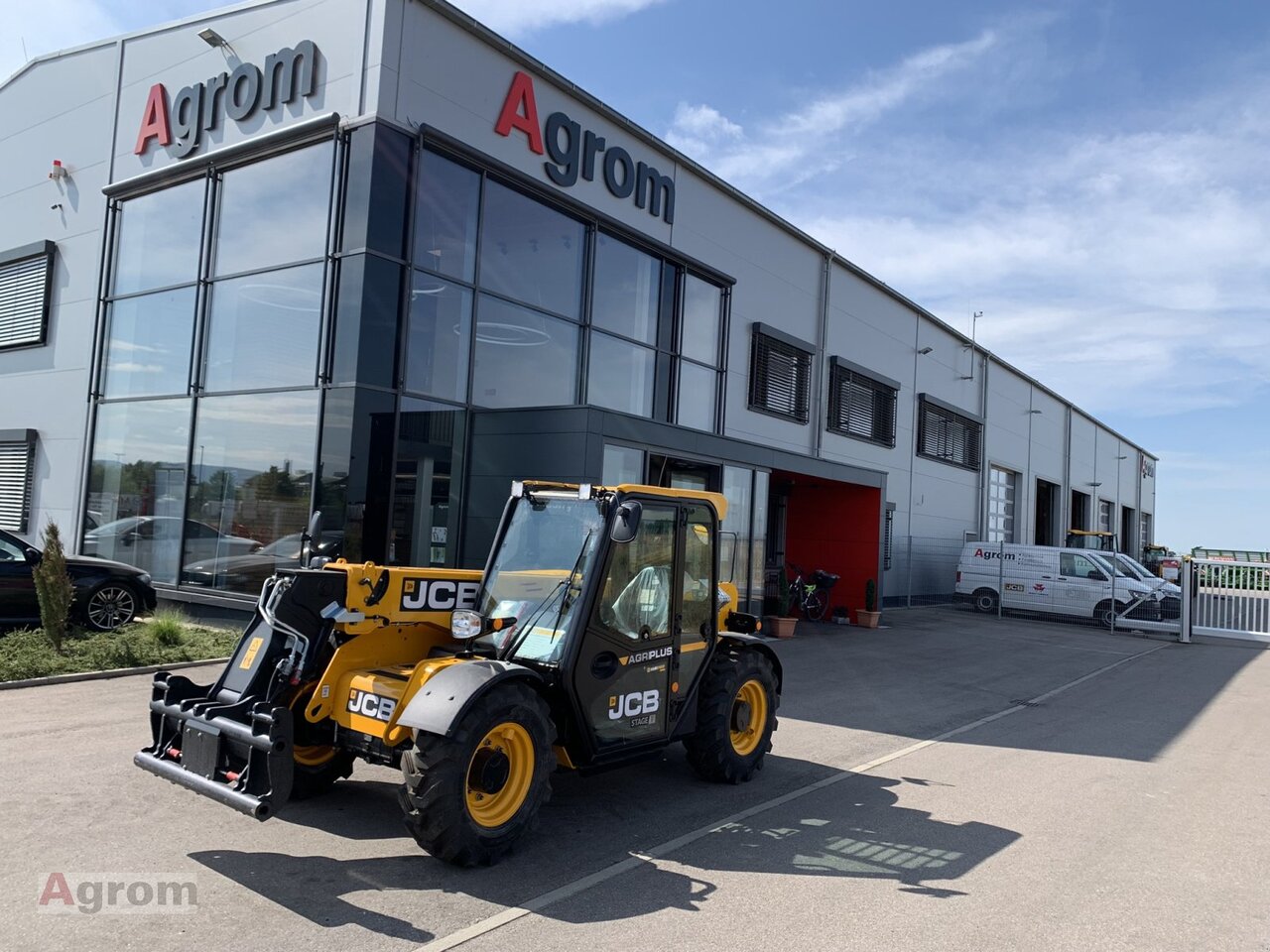 JCB 525-60 Agri Plus - Телескопичен товарач: снимка 1 JCB 525-60 Agri Plus - Телескопичен товарач: снимка 1