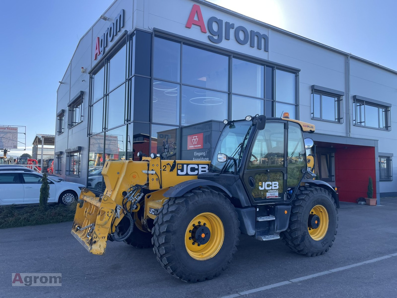 JCB 560-80 AGRI PLUS - Телескопичен товарач: снимка 1 JCB 560-80 AGRI PLUS - Телескопичен товарач: снимка 1