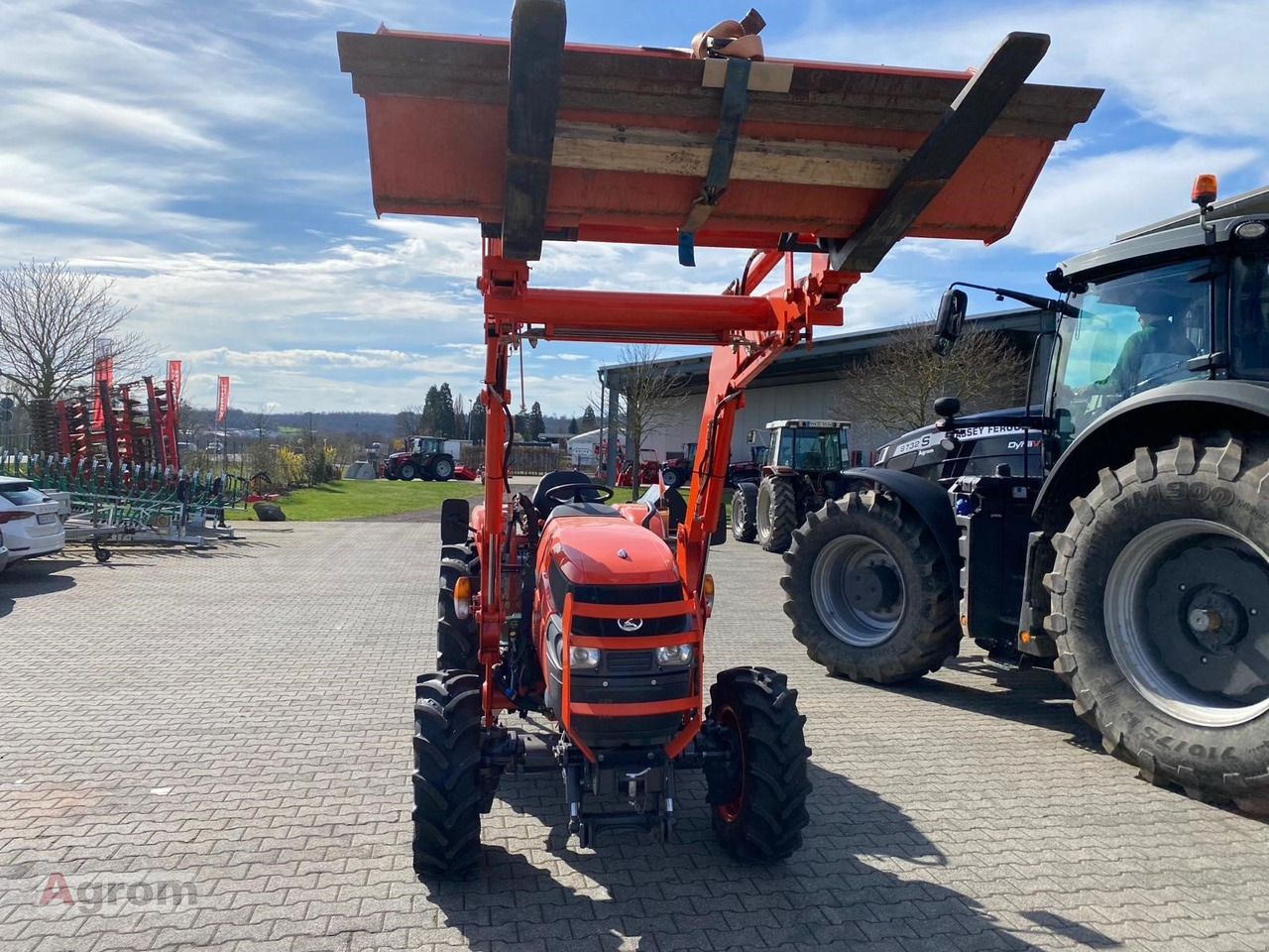Kubota L 1501 - Трактор: снимка 4 Kubota L 1501 - Трактор: снимка 4