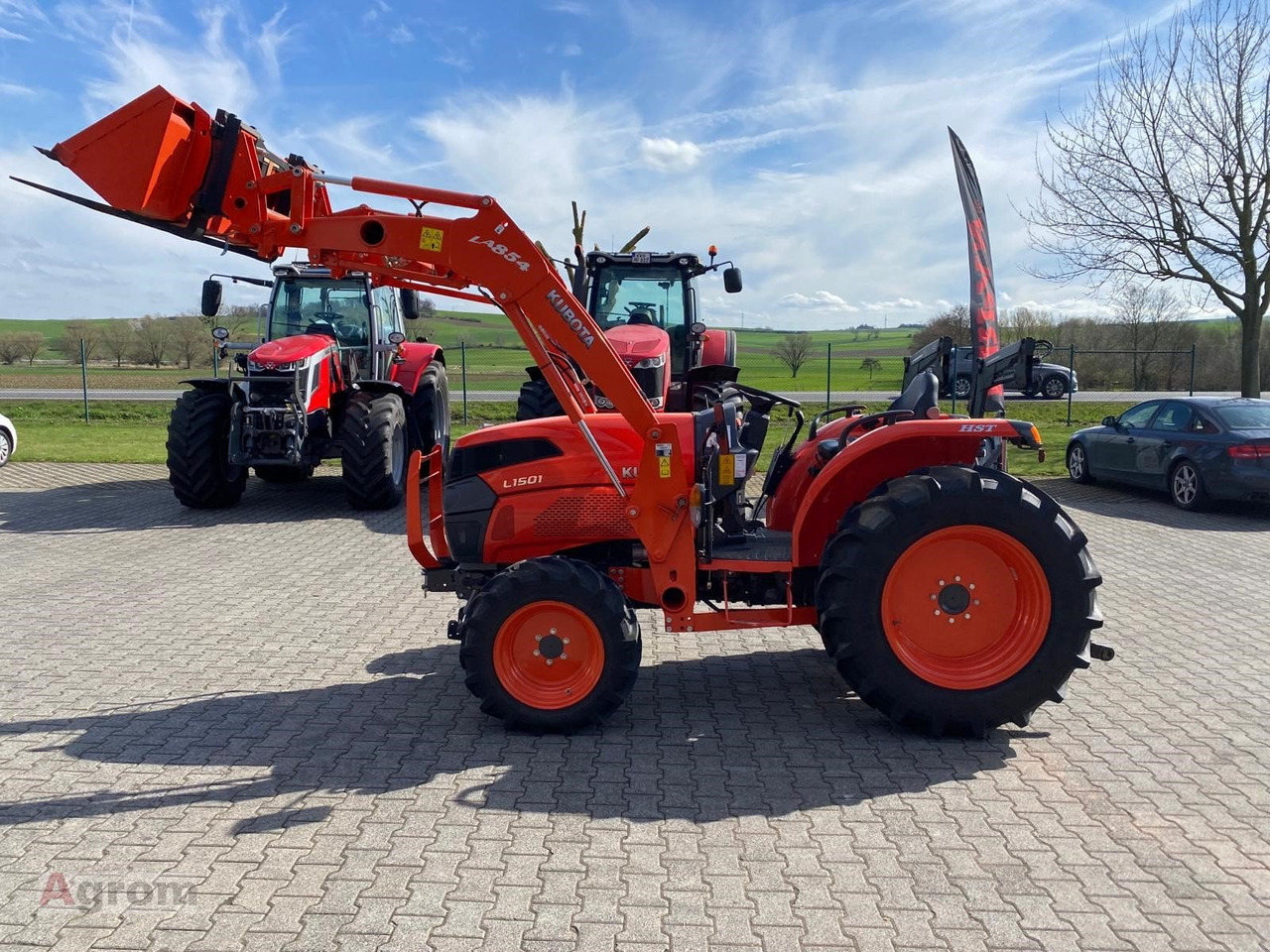 Kubota L 1501 - Трактор: снимка 1 Kubota L 1501 - Трактор: снимка 1