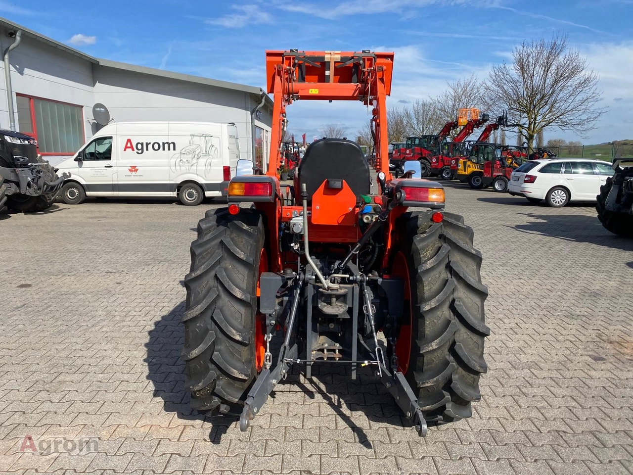 Kubota L 1501 - Трактор: снимка 2 Kubota L 1501 - Трактор: снимка 2