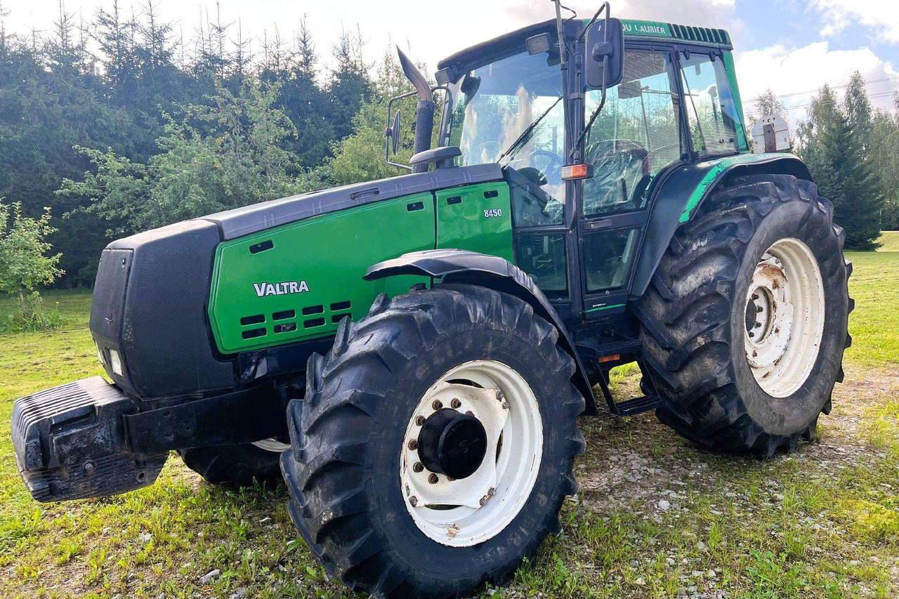 Valtra Valmet 8450 Mega - Трактор: снимка 1 Valtra Valmet 8450 Mega - Трактор: снимка 1