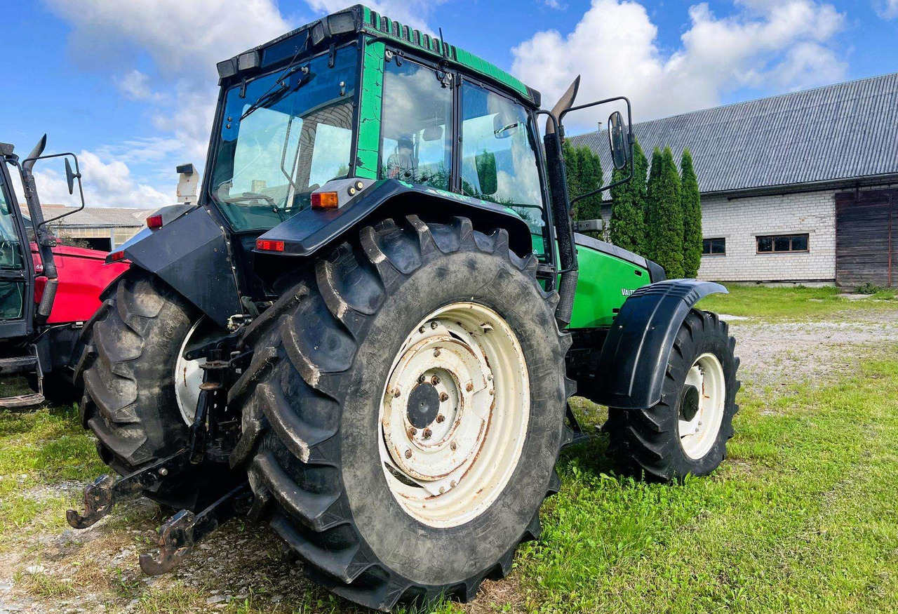 Valtra Valmet 8450 Mega - Трактор: снимка 3 Valtra Valmet 8450 Mega - Трактор: снимка 3
