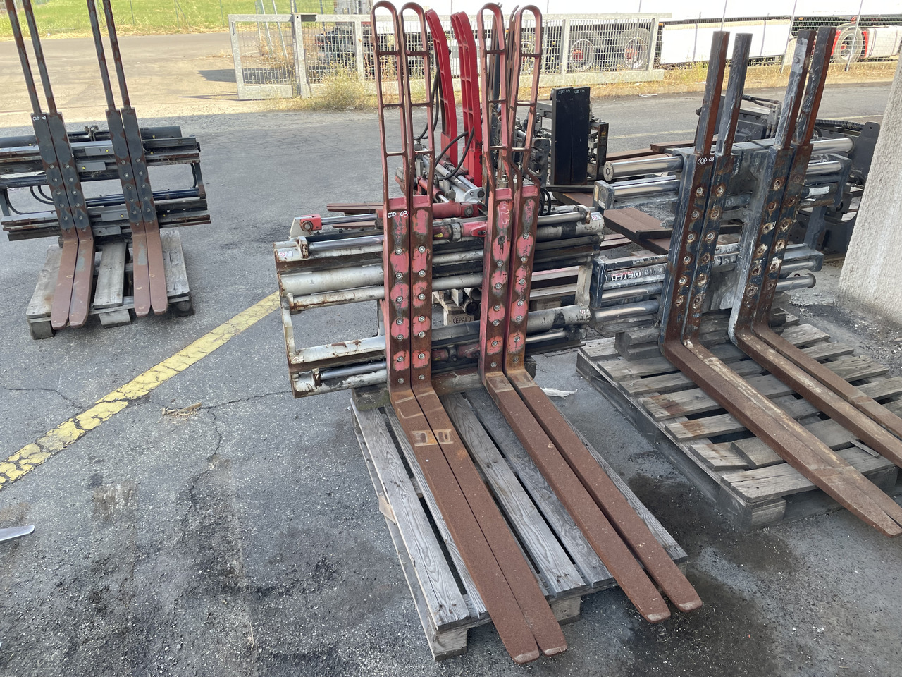 DURWEN DPK30 CS - Вилици за Мотокар: снимка 1 DURWEN DPK30 CS - Вилици за Мотокар: снимка 1