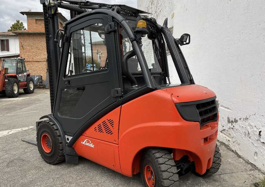 Linde H 35 D-02/393 - Дизелов мотокар: снимка 2 Linde H 35 D-02/393 - Дизелов мотокар: снимка 2