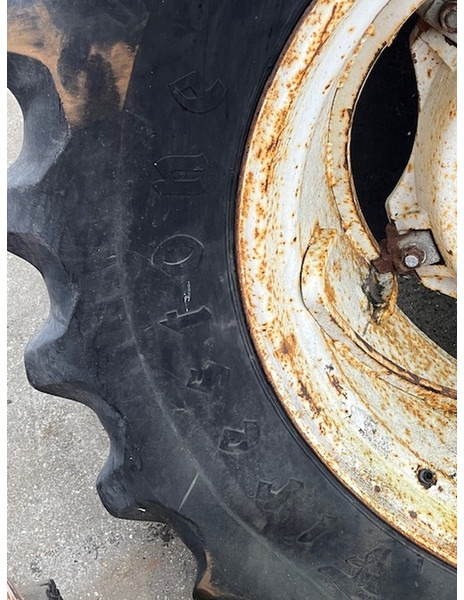 Firestone 18.4 R34 - Джанта: снимка 3 Firestone 18.4 R34 - Джанта: снимка 3