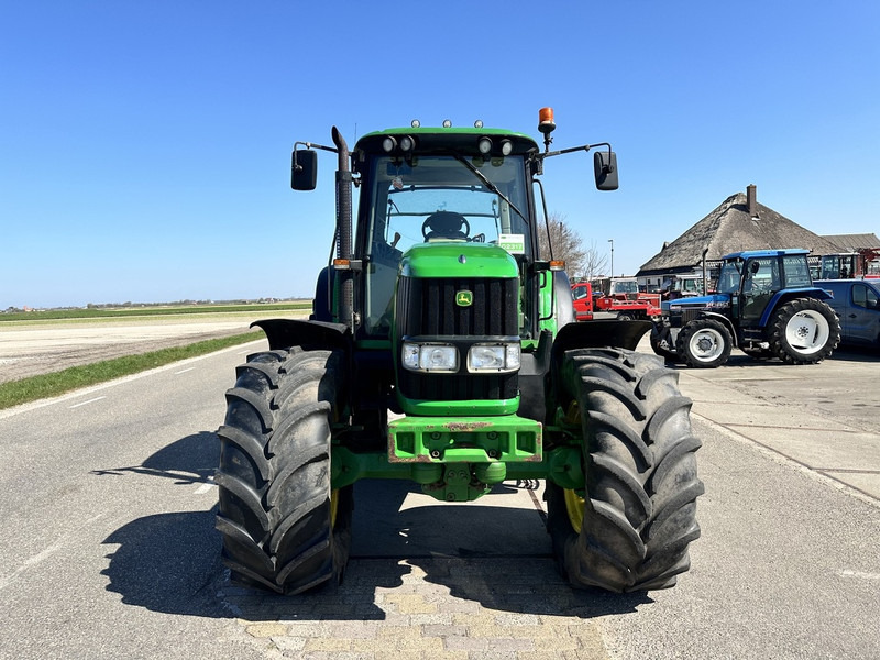 John Deere 6920 - Трактор: снимка 3 John Deere 6920 - Трактор: снимка 3