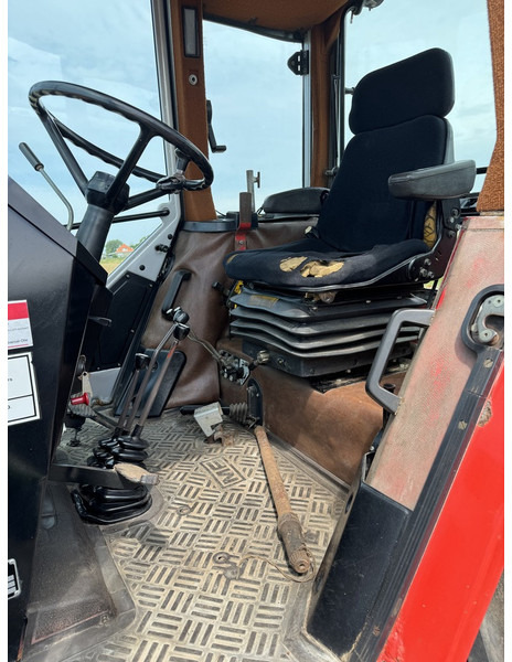 Massey Ferguson 675 - Трактор: снимка 4 Massey Ferguson 675 - Трактор: снимка 4
