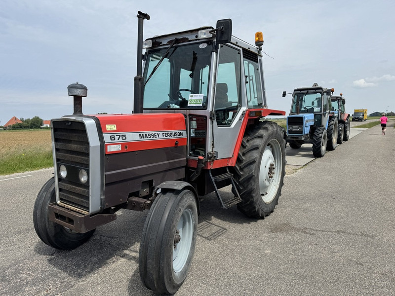 Massey Ferguson 675 - Трактор: снимка 1 Massey Ferguson 675 - Трактор: снимка 1