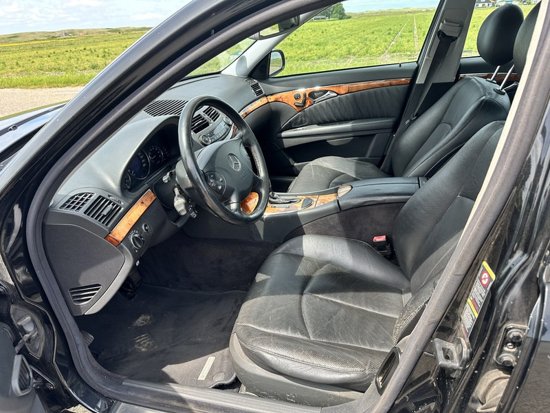 Mercedes-Benz E-Klasse 240 - Лек автомобил: снимка 4 Mercedes-Benz E-Klasse 240 - Лек автомобил: снимка 4