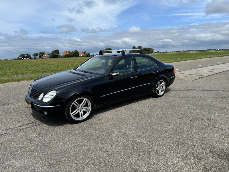 Mercedes-Benz E-Klasse 240 - Лек автомобил: снимка 1 Mercedes-Benz E-Klasse 240 - Лек автомобил: снимка 1