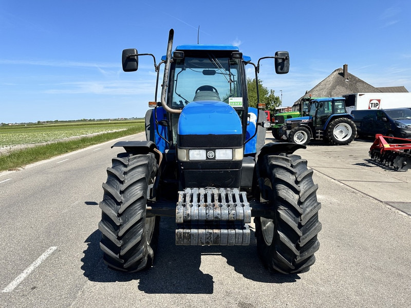New Holland 8260 - Трактор: снимка 3 New Holland 8260 - Трактор: снимка 3