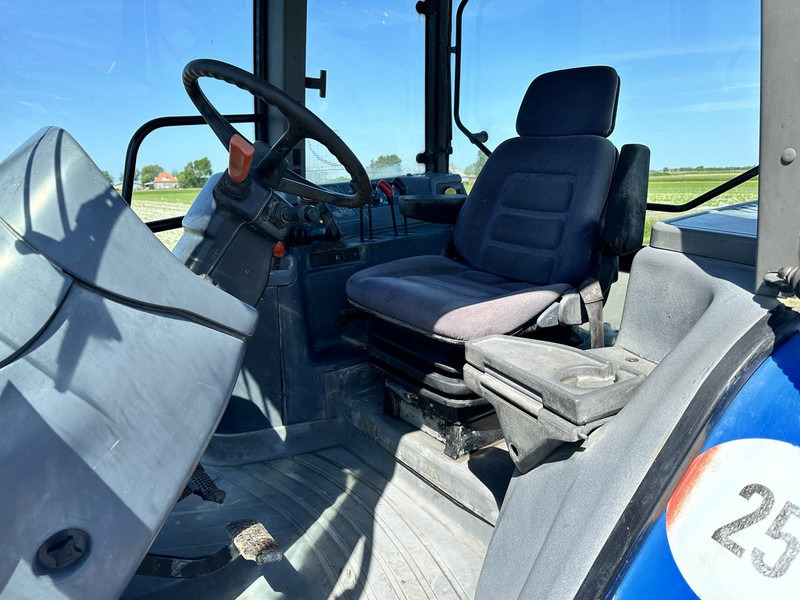 New Holland 8260 - Трактор: снимка 5 New Holland 8260 - Трактор: снимка 5