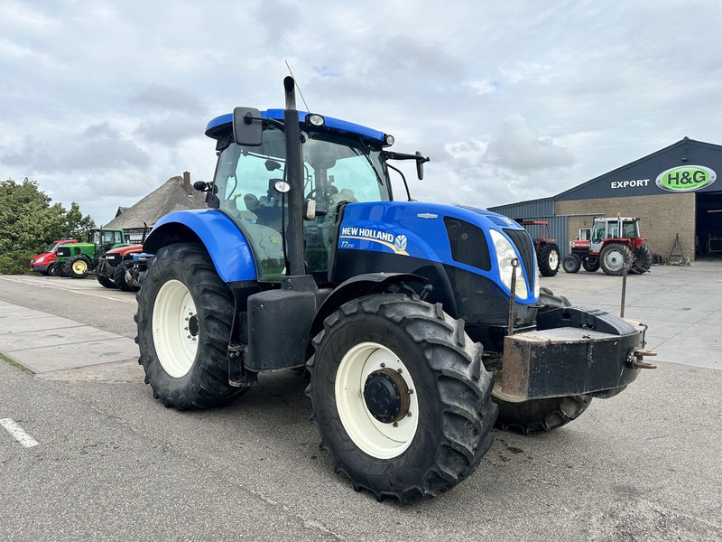 New Holland T7.210 - Трактор: снимка 3 New Holland T7.210 - Трактор: снимка 3