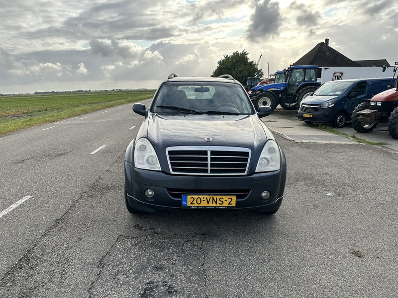 SsangYong RX270 XDI - Товарен бус: снимка 2 SsangYong RX270 XDI - Товарен бус: снимка 2
