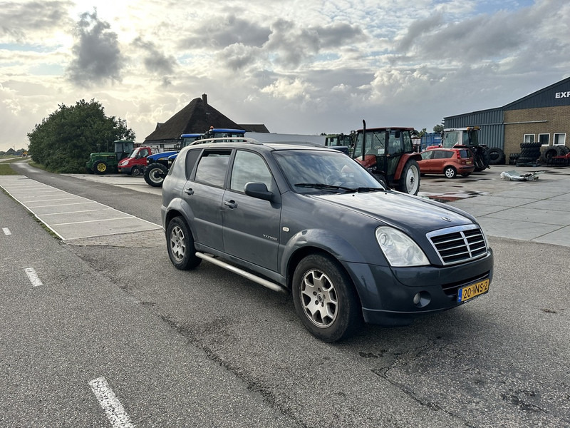 SsangYong RX270 XDI - Товарен бус: снимка 3 SsangYong RX270 XDI - Товарен бус: снимка 3