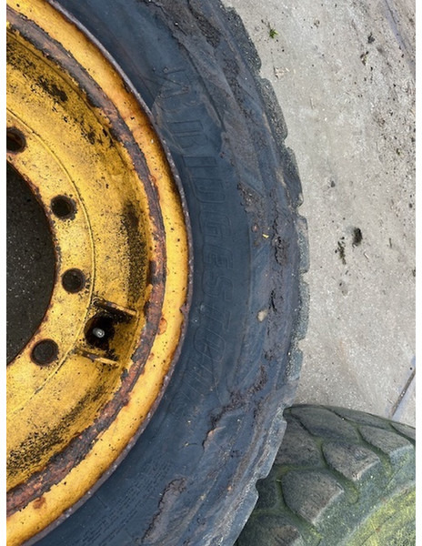 Volvo 17.5R25 - Джанта: снимка 4 Volvo 17.5R25 - Джанта: снимка 4
