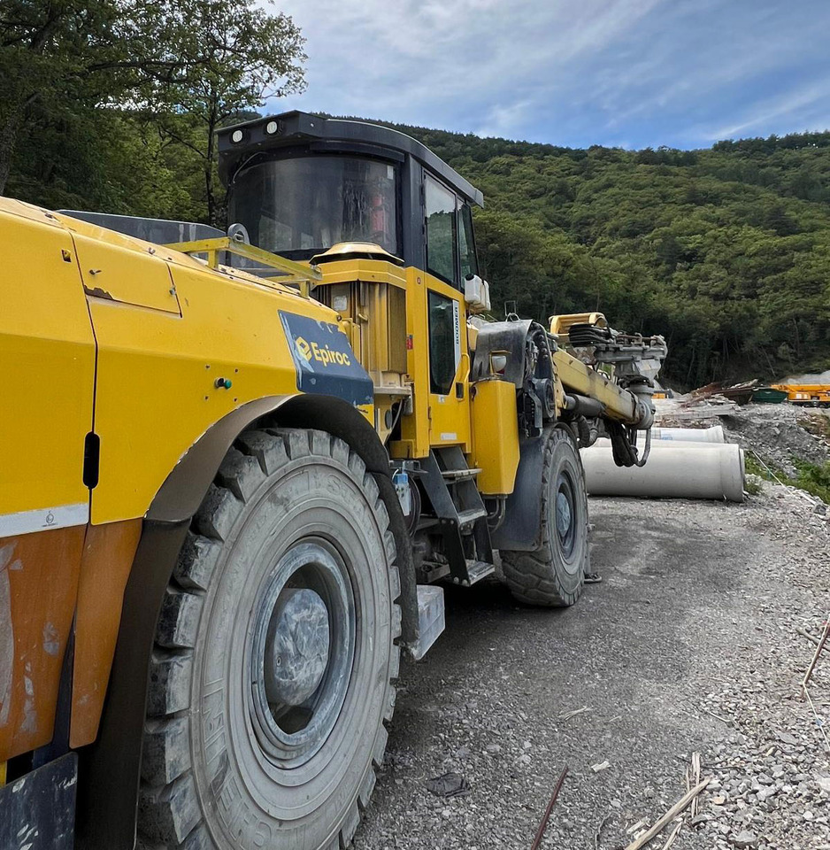 Atlas Copco E2C - Машина за хоризонтално-насочено сондиране: снимка 4 Atlas Copco E2C - Машина за хоризонтално-насочено сондиране: снимка 4