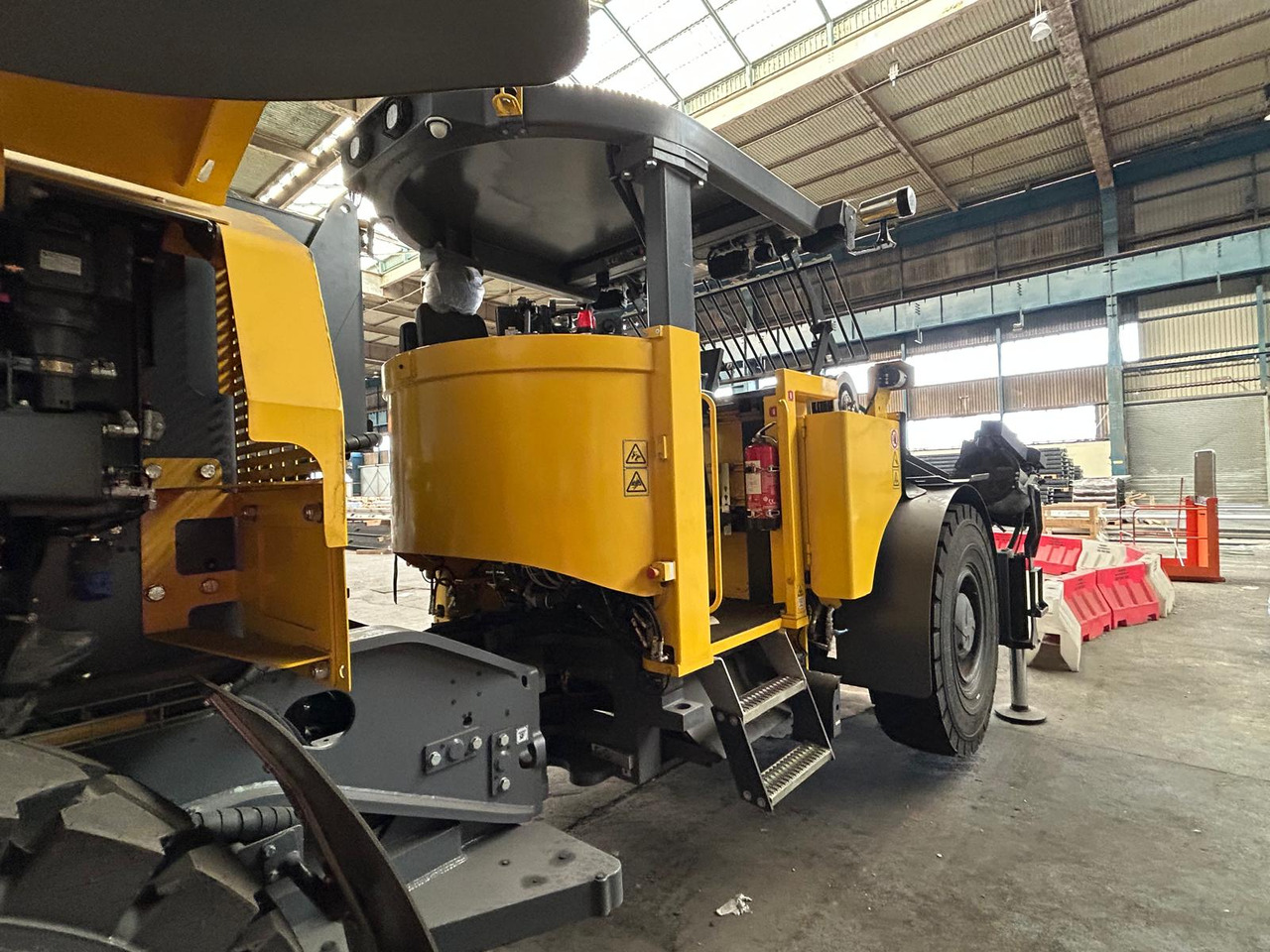 Atlas Copco (Epiroc) Boltec EC - Машина за хоризонтално-насочено сондиране: снимка 5 Atlas Copco (Epiroc) Boltec EC - Машина за хоризонтално-насочено сондиране: снимка 5