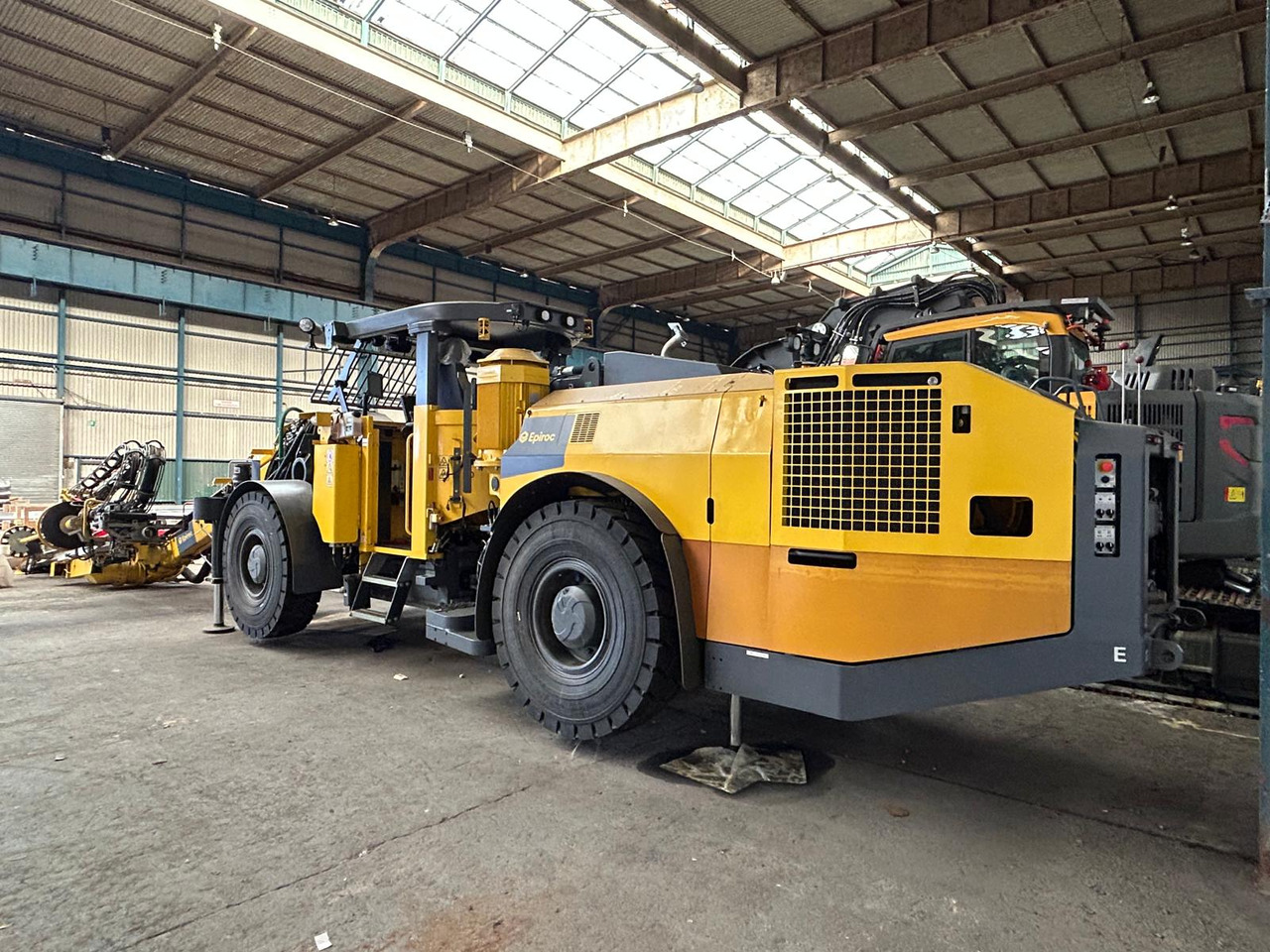 Atlas Copco (Epiroc) Boltec EC - Машина за хоризонтално-насочено сондиране: снимка 4 Atlas Copco (Epiroc) Boltec EC - Машина за хоризонтално-насочено сондиране: снимка 4