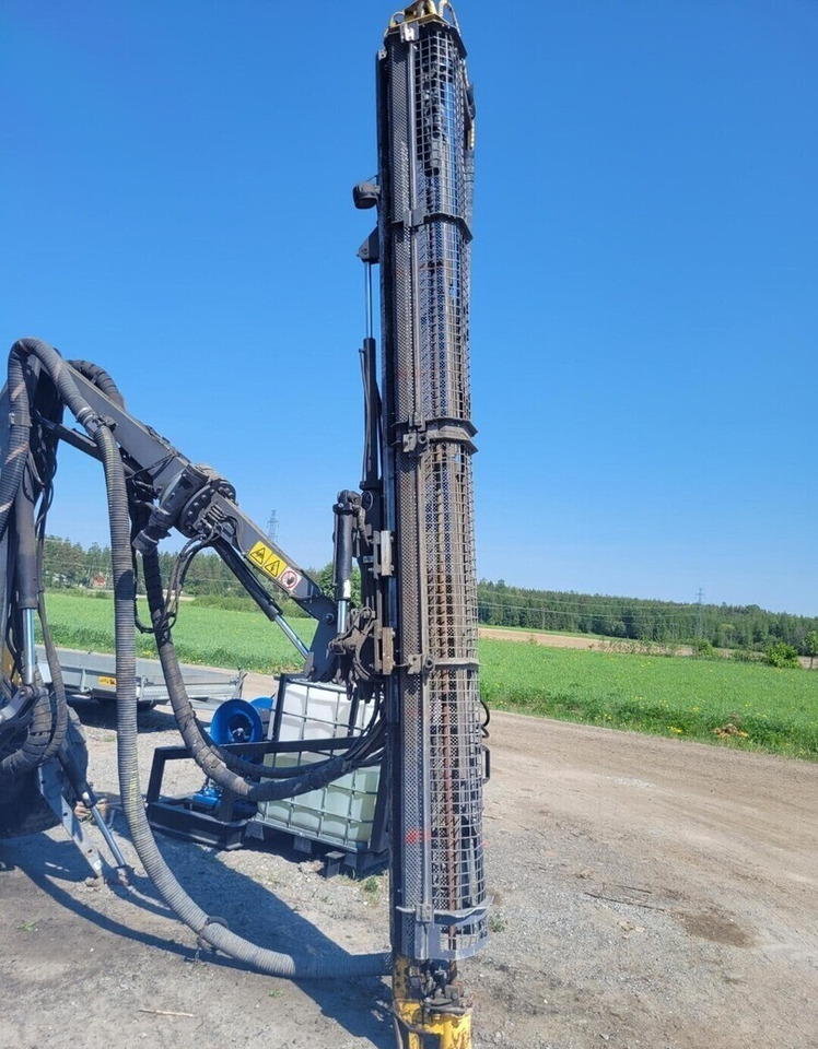 Atlas Copco FlexiROC T15R-01 - Пробивна машина: снимка 5 Atlas Copco FlexiROC T15R-01 - Пробивна машина: снимка 5