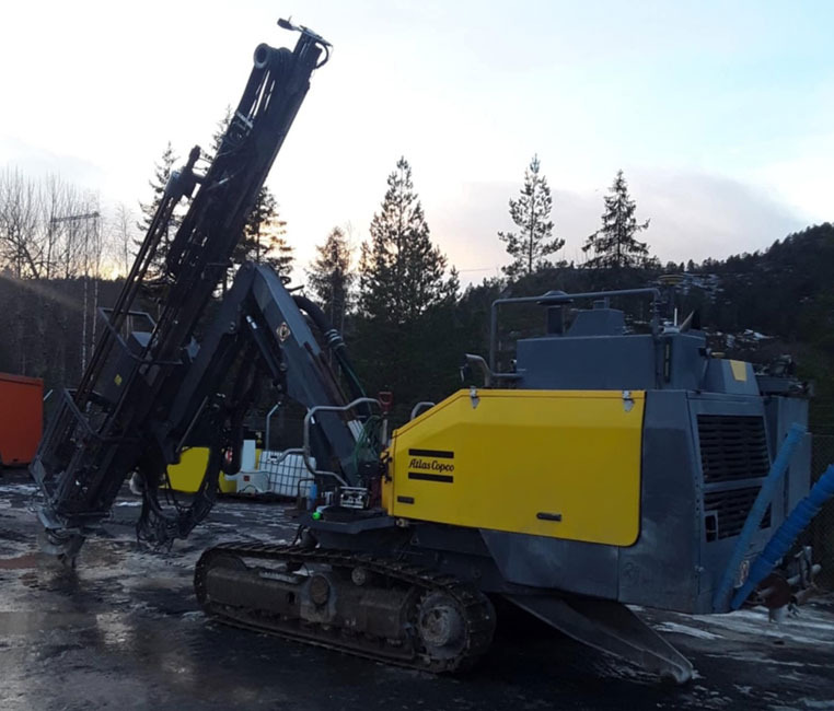 Atlas Copco FlexiROC T35R-01 - Пробивна машина: снимка 2 Atlas Copco FlexiROC T35R-01 - Пробивна машина: снимка 2