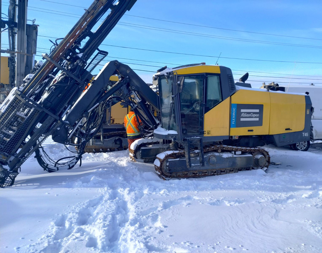 Atlas Copco FlexiROC T45 - Пробивна машина: снимка 1 Atlas Copco FlexiROC T45 - Пробивна машина: снимка 1