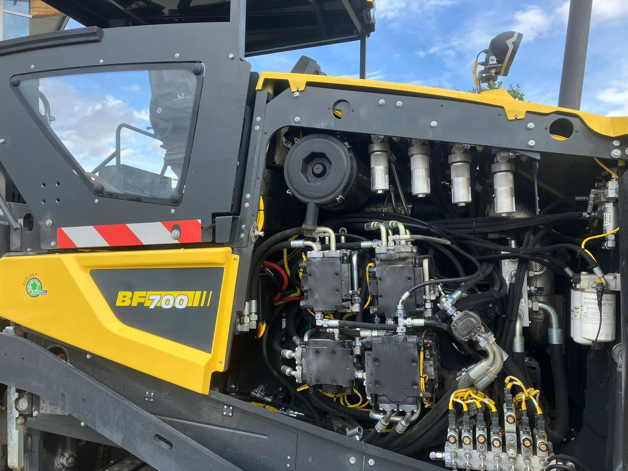 Bomag BF700 C-3 - Асфалтополагач: снимка 5 Bomag BF700 C-3 - Асфалтополагач: снимка 5