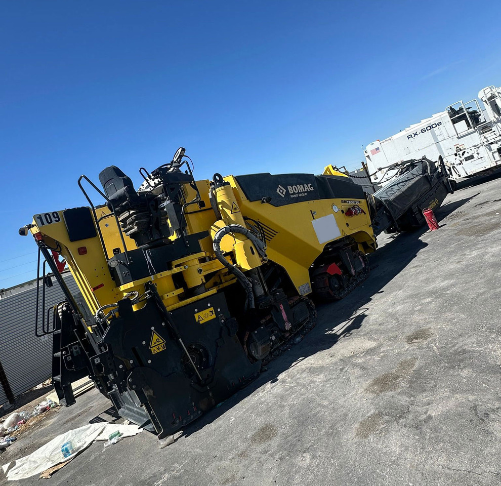Bomag BM 1300/35 - Пътна фреза: снимка 1 Bomag BM 1300/35 - Пътна фреза: снимка 1