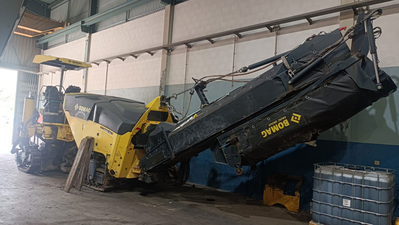 Bomag BM 1300/35 - Пътна фреза: снимка 2 Bomag BM 1300/35 - Пътна фреза: снимка 2