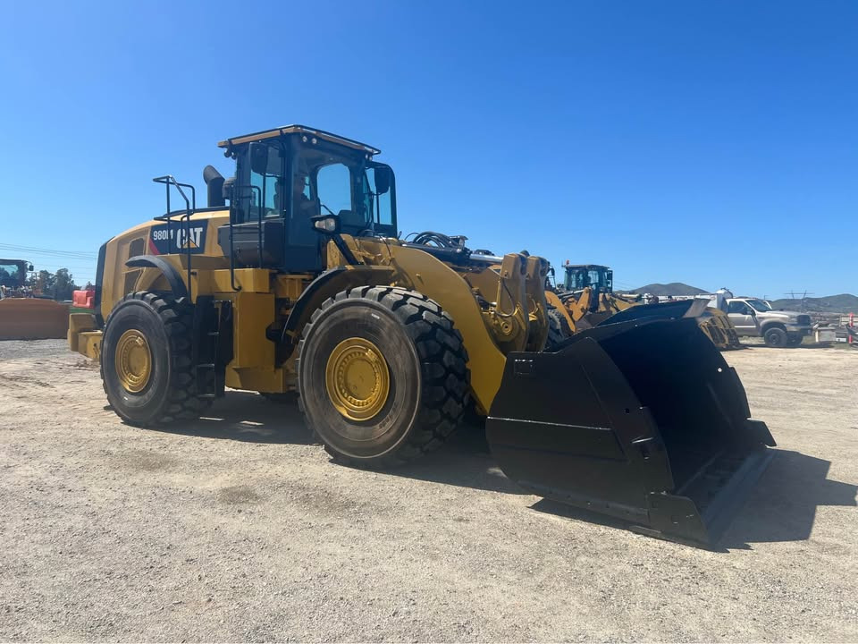 Caterpillar 980M - Колесен товарач: снимка 2 Caterpillar 980M - Колесен товарач: снимка 2
