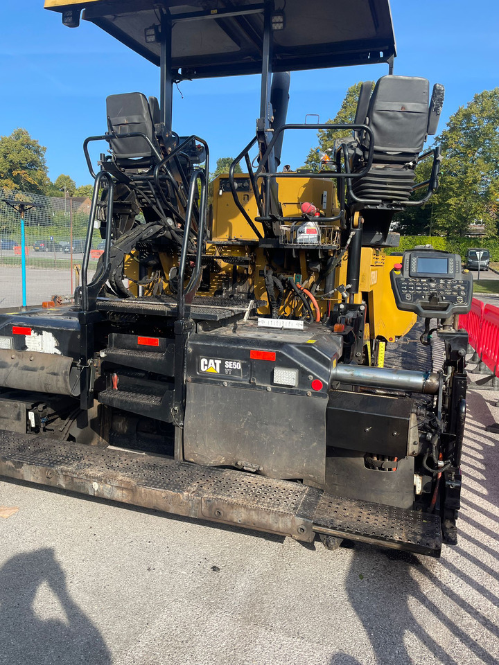 Caterpillar AP 555 F - Асфалтополагач: снимка 4 Caterpillar AP 555 F - Асфалтополагач: снимка 4