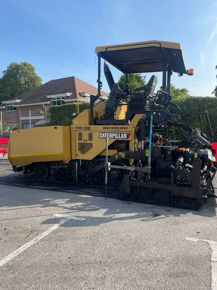 Caterpillar AP 555 F - Асфалтополагач: снимка 2 Caterpillar AP 555 F - Асфалтополагач: снимка 2