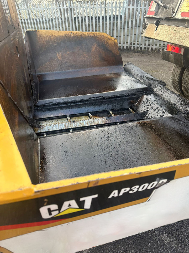 Caterpillar AP300D - Асфалтополагач: снимка 5 Caterpillar AP300D - Асфалтополагач: снимка 5